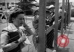 Image porte principale de Santa Anita Centre d'assemblage Santa Anita California USA, 1942, de la seconde 46 séquences d'archives historiques vidéo 65675046927