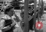 Image porte principale de Santa Anita Centre d'assemblage Santa Anita California USA, 1942, de la seconde 48 séquences d'archives historiques vidéo 65675046927