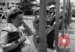 Image porte principale de Santa Anita Centre d'assemblage Santa Anita California USA, 1942, de la seconde 50 séquences d'archives historiques vidéo 65675046927