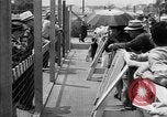 Image porte principale de Santa Anita Centre d'assemblage Santa Anita California USA, 1942, de la seconde 60 séquences d'archives historiques vidéo 65675046927