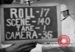 Immagine di Internamento giapponese del team di chirurgia Santa Anita California USA, 1942, secondo 25 filmato di repertorio 65675046929