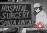 Immagine di Internamento giapponese del team di chirurgia Santa Anita California USA, 1942, secondo 26 filmato di repertorio 65675046929