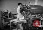 Immagine di Sterilizzatore in ospedale Santa Anita California USA, 1942, secondo 29 filmato di repertorio 65675046930