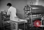 Immagine di Sterilizzatore in ospedale Santa Anita California USA, 1942, secondo 50 filmato di repertorio 65675046930