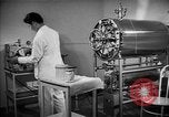 Immagine di Sterilizzatore in ospedale Santa Anita California USA, 1942, secondo 54 filmato di repertorio 65675046930