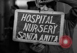 Immagine di Internamento giapponese centro vivaio per neonati Santa Anita California USA, 1942, secondo 3 filmato di repertorio 65675046931