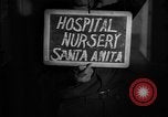 Immagine di Internamento giapponese centro vivaio per neonati Santa Anita California USA, 1942, secondo 15 filmato di repertorio 65675046931