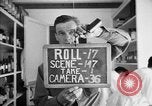 Immagine di Giapponese centro di internamento farmacia ospedaliera Santa Anita California USA, 1942, secondo 1 filmato di repertorio 65675046932