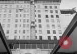 Standbild Das El Cortez Hotel Aufzug aus Glas San Diego California USA, 1956, aus Sekunde 42 historischem Filmmaterial Videoclip 65675046956