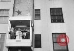 Standbild Das El Cortez Hotel Aufzug aus Glas San Diego California USA, 1956, aus Sekunde 45 historischem Filmmaterial Videoclip 65675046956