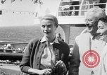 Standbild Grace Kelly Atlantik, 1956, aus Sekunde 28 historischem Filmmaterial Videoclip 65675046957