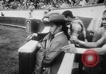 Standbild Stierkampf Kolumbien, 1956, aus Sekunde 22 historischem Filmmaterial Videoclip 65675046959