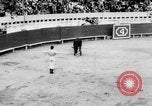 Standbild Stierkampf Kolumbien, 1956, aus Sekunde 35 historischem Filmmaterial Videoclip 65675046959