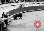 Standbild Stierkampf Kolumbien, 1956, aus Sekunde 41 historischem Filmmaterial Videoclip 65675046959