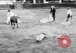Standbild Stierkampf Kolumbien, 1956, aus Sekunde 56 historischem Filmmaterial Videoclip 65675046959
