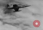 Standbild F-10 Starfighter Jet Palmdale California USA, 1956, aus Sekunde 34 historischem Filmmaterial Videoclip 65675046964