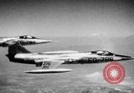 Standbild F-10 Starfighter Jet Palmdale California USA, 1956, aus Sekunde 38 historischem Filmmaterial Videoclip 65675046964