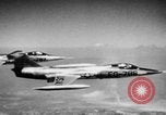 Standbild F-10 Starfighter Jet Palmdale California USA, 1956, aus Sekunde 40 historischem Filmmaterial Videoclip 65675046964