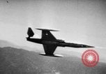 Standbild F-10 Starfighter Jet Palmdale California USA, 1956, aus Sekunde 42 historischem Filmmaterial Videoclip 65675046964