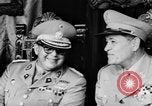 Image présidents se rencontrent Colombie, 1957, de la seconde 33 séquences d'archives historiques vidéo 65675046978