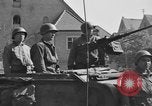 Image Le jour de la VICTOIRE EN EUROPE Weiden Allemagne, 1945, de la seconde 6 séquences d'archives historiques vidéo 65675046984