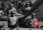 Image Le jour de la VICTOIRE EN EUROPE Weiden Allemagne, 1945, de la seconde 10 séquences d'archives historiques vidéo 65675046984