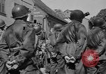 Image Le jour de la VICTOIRE EN EUROPE Weiden Allemagne, 1945, de la seconde 32 séquences d'archives historiques vidéo 65675046984