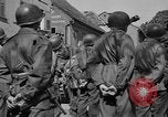 Image Le jour de la VICTOIRE EN EUROPE Weiden Allemagne, 1945, de la seconde 34 séquences d'archives historiques vidéo 65675046984
