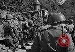 Image Le jour de la VICTOIRE EN EUROPE Weiden Allemagne, 1945, de la seconde 40 séquences d'archives historiques vidéo 65675046984