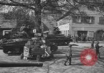 Standbild American 9 Panzerdivision Weiden Deutschland, 1945, aus Sekunde 3 historischem Filmmaterial Videoclip 65675046985