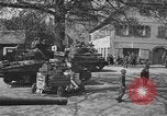 Standbild American 9 Panzerdivision Weiden Deutschland, 1945, aus Sekunde 4 historischem Filmmaterial Videoclip 65675046985