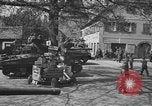 Standbild American 9 Panzerdivision Weiden Deutschland, 1945, aus Sekunde 5 historischem Filmmaterial Videoclip 65675046985