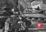 Standbild American 9 Panzerdivision Weiden Deutschland, 1945, aus Sekunde 10 historischem Filmmaterial Videoclip 65675046985