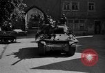 Standbild American 9 Panzerdivision Weiden Deutschland, 1945, aus Sekunde 48 historischem Filmmaterial Videoclip 65675046985
