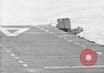 Standbild USS Valley Forge Pazifik, 1950, aus Sekunde 45 historischem Filmmaterial Videoclip 65675047002