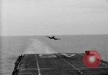 Image USS Valley Forge Océan Pacifique, 1950, de la seconde 59 séquences d'archives historiques vidéo 65675047003