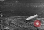 Immagine di Hindenburg Zeppelin Lakehurst New Jersey USA, 1936, secondo 52 filmato di repertorio 65675047068