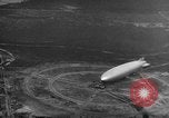Immagine di Hindenburg Zeppelin Lakehurst New Jersey USA, 1936, secondo 53 filmato di repertorio 65675047068
