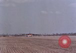 Standbild b-52 Stratofortress Bomber Ankunft am U-Tapao Air Base Thailand, 1967, aus Sekunde 10 historischem Filmmaterial Videoclip 65675047098