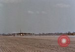 Standbild b-52 Stratofortress Bomber Ankunft am U-Tapao Air Base Thailand, 1967, aus Sekunde 13 historischem Filmmaterial Videoclip 65675047098