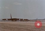 Standbild b-52 Stratofortress Bomber Ankunft am U-Tapao Air Base Thailand, 1967, aus Sekunde 21 historischem Filmmaterial Videoclip 65675047098