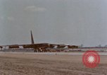 Standbild b-52 Stratofortress Bomber Ankunft am U-Tapao Air Base Thailand, 1967, aus Sekunde 22 historischem Filmmaterial Videoclip 65675047098