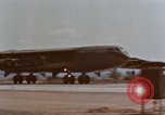 Standbild b-52 Stratofortress Bomber Ankunft am U-Tapao Air Base Thailand, 1967, aus Sekunde 27 historischem Filmmaterial Videoclip 65675047098