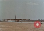 Standbild b-52 Stratofortress Bomber Ankunft am U-Tapao Air Base Thailand, 1967, aus Sekunde 52 historischem Filmmaterial Videoclip 65675047098