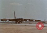 Standbild b-52 Stratofortress Bomber Ankunft am U-Tapao Air Base Thailand, 1967, aus Sekunde 55 historischem Filmmaterial Videoclip 65675047098