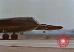 Standbild b-52 Stratofortress Bomber Ankunft am U-Tapao Air Base Thailand, 1967, aus Sekunde 58 historischem Filmmaterial Videoclip 65675047098