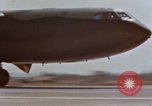 Standbild b-52 Stratofortress Bomber Ankunft am U-Tapao Air Base Thailand, 1967, aus Sekunde 59 historischem Filmmaterial Videoclip 65675047098