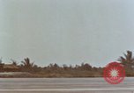 Standbild b-52 Stratofortress Bomber Ankunft am U-Tapao Air Base Thailand, 1967, aus Sekunde 62 historischem Filmmaterial Videoclip 65675047098