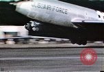 Standbild B-52-Bomber Nebraska United States USA, 1960, aus Sekunde 53 historischem Filmmaterial Videoclip 65675047103