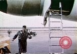 Standbild Strategic Air Command B-47 Bomber Besatzungen reagieren auf eine Warnung Nebraska United States USA, 1960, aus Sekunde 30 historischem Filmmaterial Videoclip 65675047105